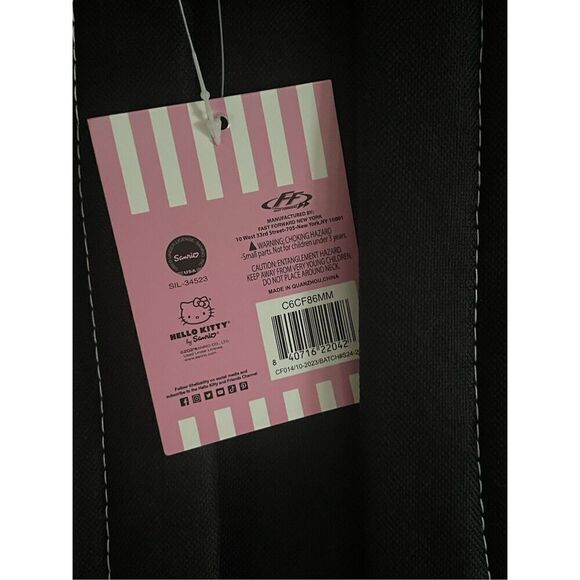 Fast Forward 16” Hello Kitty All Over Print School Overnight Backpack Red NWT - Picture 3 of 3